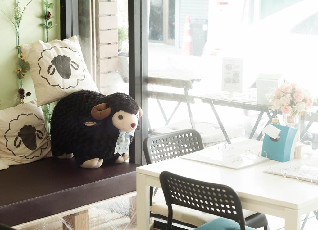 Counting Sheep Hostel Банкок Екстериор снимка