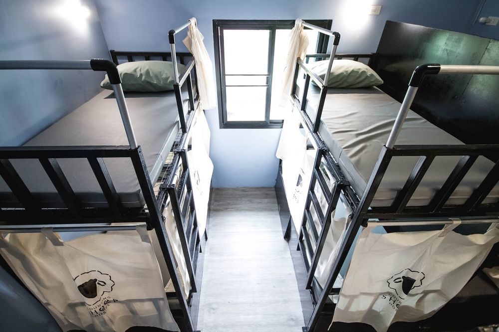 Counting Sheep Hostel Банкок Екстериор снимка
