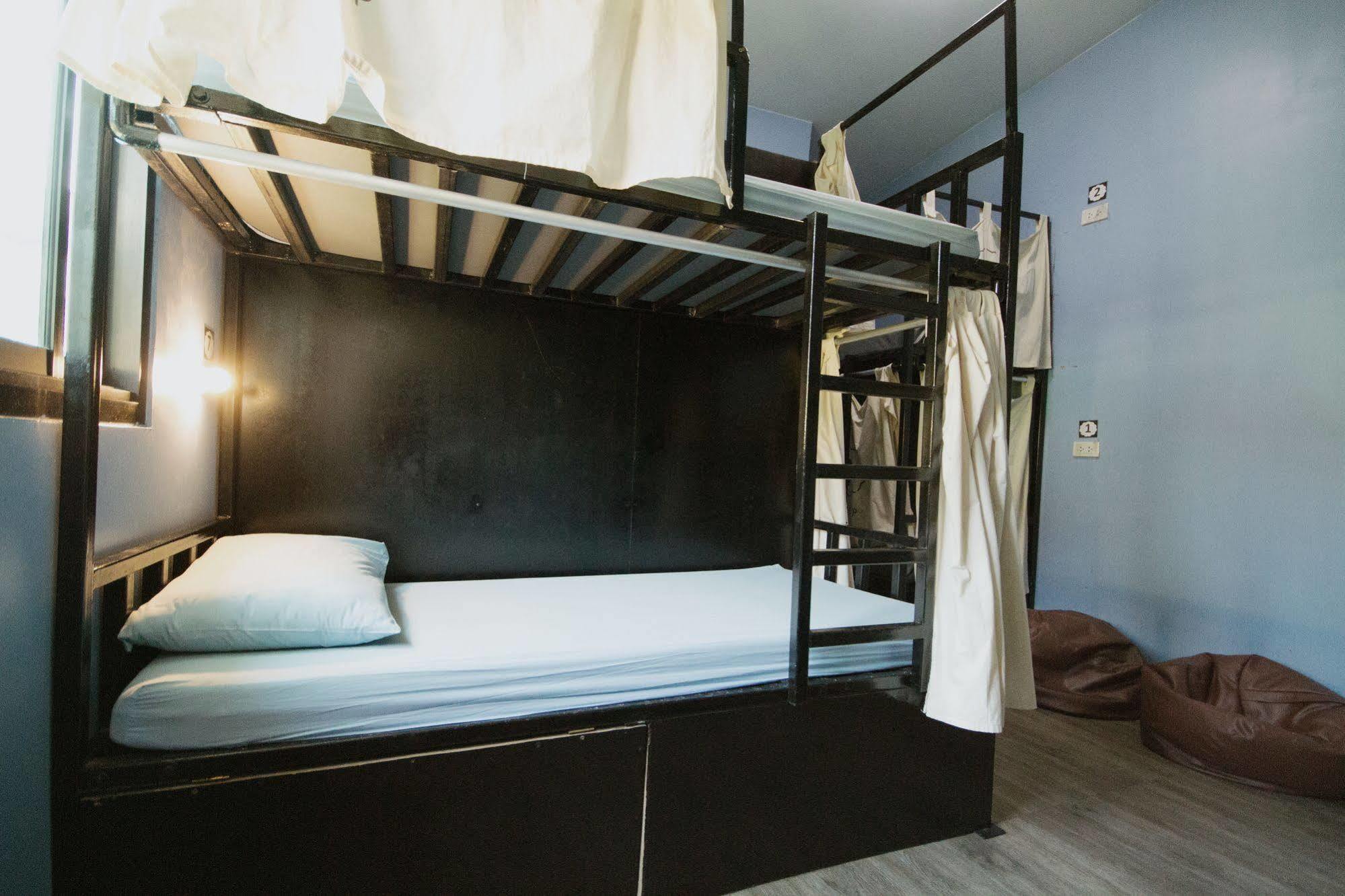 Counting Sheep Hostel Банкок Екстериор снимка