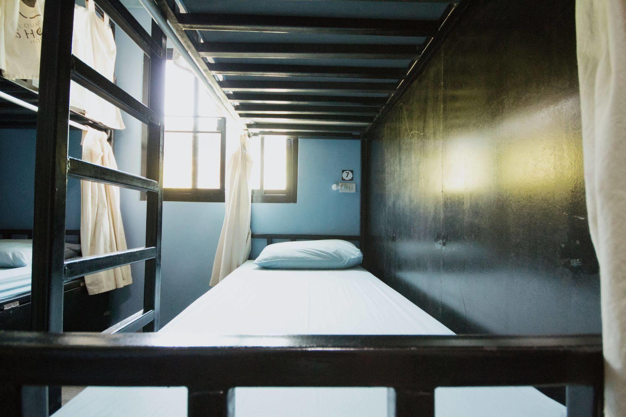 Counting Sheep Hostel Банкок Екстериор снимка