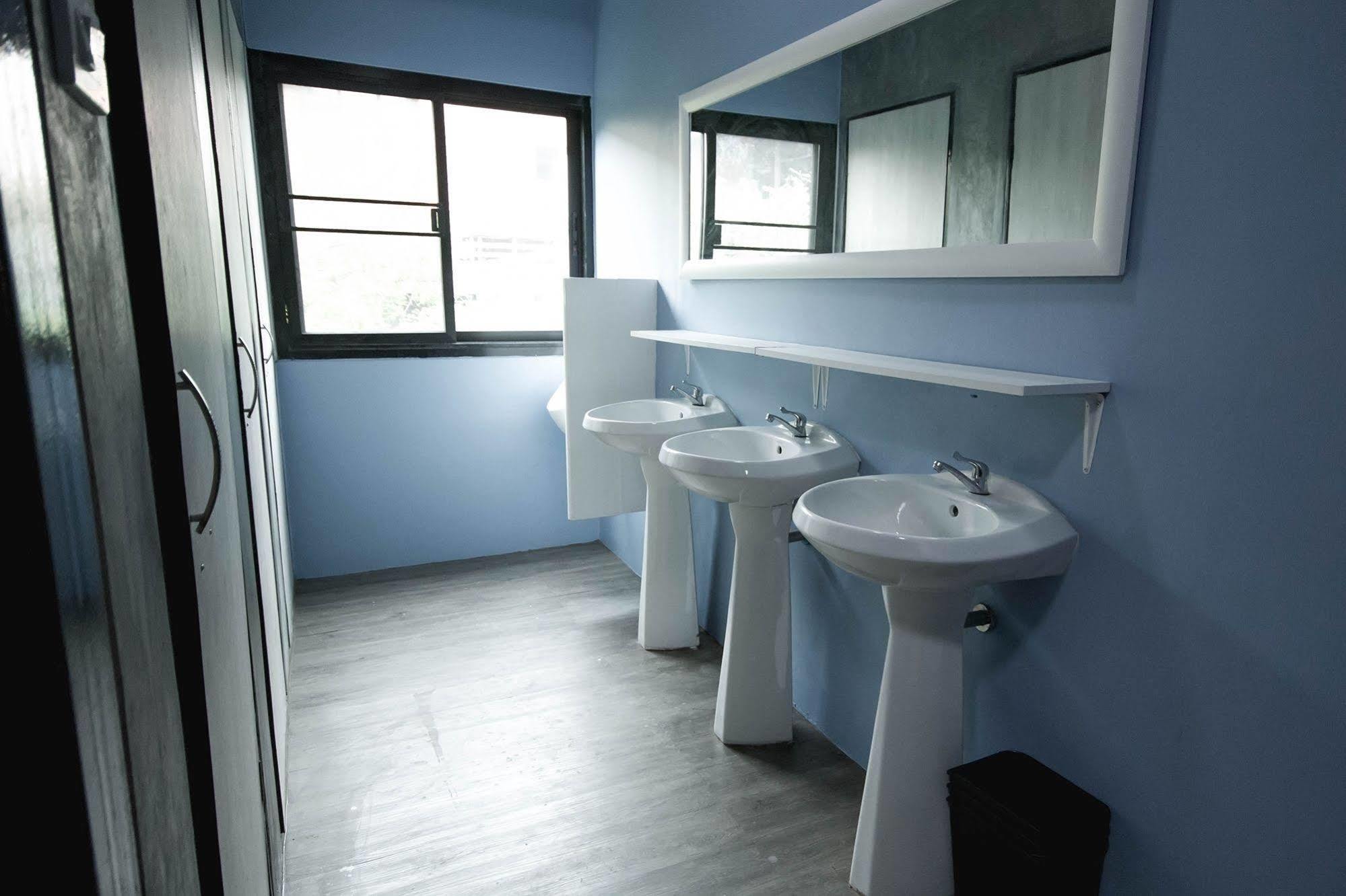 Counting Sheep Hostel Банкок Екстериор снимка